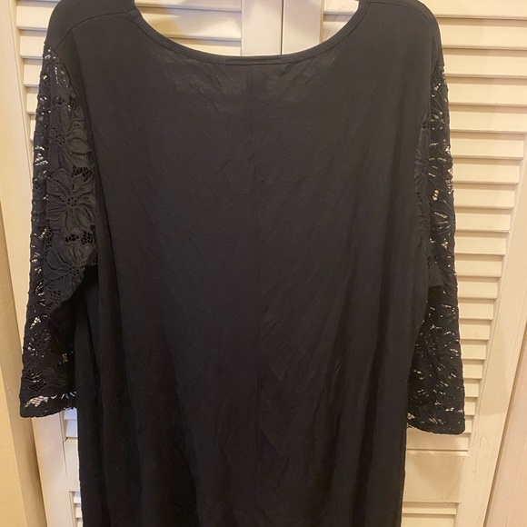 Kate and Mallory black blouse - Picture 3 of 3